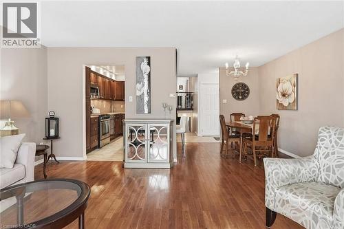 2223 Manchester Drive, Burlington, ON - Indoor Photo Showing Living Room