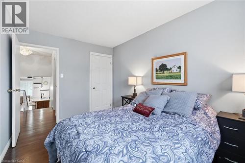 2223 Manchester Drive, Burlington, ON - Indoor Photo Showing Bedroom