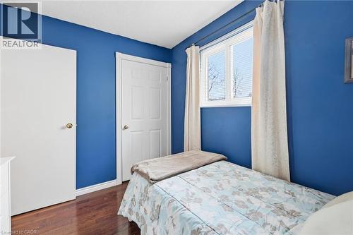 2223 Manchester Drive, Burlington, ON - Indoor Photo Showing Bedroom