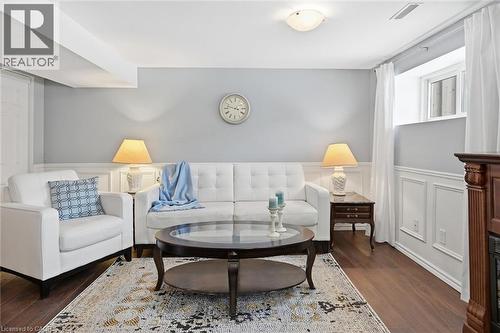 2223 Manchester Drive, Burlington, ON - Indoor