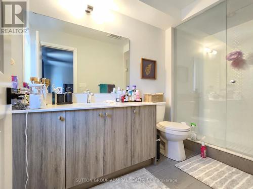 984 Crowsnest Hollow, Pickering, ON - Indoor Photo Showing Bathroom