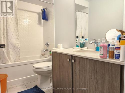 984 Crowsnest Hollow, Pickering, ON - Indoor Photo Showing Bathroom