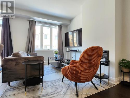 984 Crowsnest Hollow, Pickering, ON - Indoor