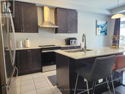 984 Crowsnest Hollow, Pickering, ON - Indoor Photo Showing Kitchen With Stainless Steel Kitchen With Double Sink With Upgraded Kitchen