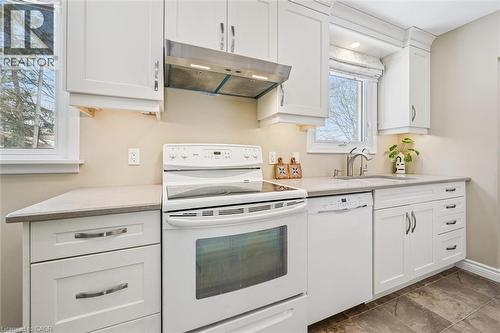 224 Lincoln Road, Waterloo, ON - Indoor Photo Showing Kitchen