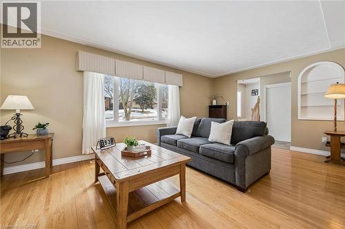 224 Lincoln Road, Waterloo, ON - Indoor Photo Showing Living Room