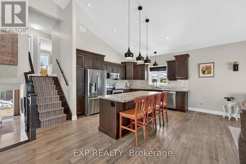 15 Kempton Avenue, Belleville (Thurlow Ward), ON - Indoor Photo Showing Kitchen With Upgraded Kitchen