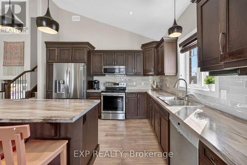 15 Kempton Avenue, Belleville (Thurlow Ward), ON - Indoor Photo Showing Kitchen With Double Sink With Upgraded Kitchen