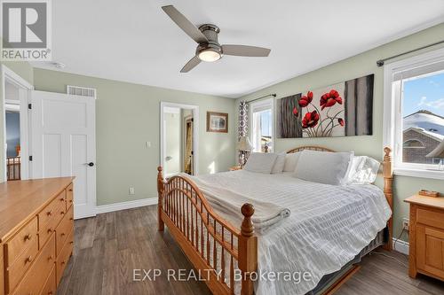 15 Kempton Avenue, Belleville (Thurlow Ward), ON - Indoor Photo Showing Bedroom