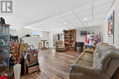 15 Kempton Avenue, Belleville (Thurlow Ward), ON - Indoor