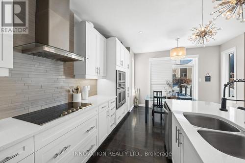 304 Eucalyptus Circle, Ottawa, ON - Indoor Photo Showing Kitchen With Double Sink With Upgraded Kitchen