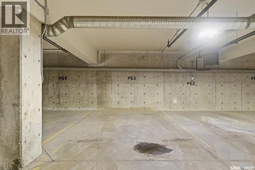 120 545 Hassard Close, Saskatoon, SK - Indoor Photo Showing Garage