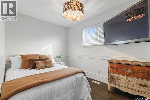 251 Hanley Crescent, Regina, SK - Indoor Photo Showing Bedroom