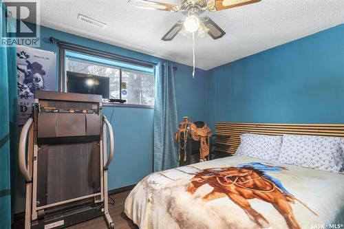 251 Hanley Crescent, Regina, SK - Indoor Photo Showing Bedroom