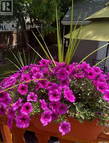 251 Hanley Crescent, Regina, SK - Outdoor