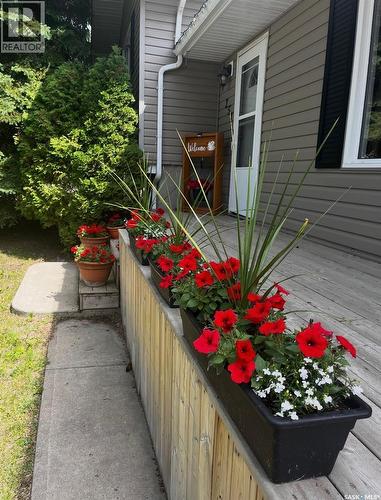 251 Hanley Crescent, Regina, SK - Outdoor With Exterior