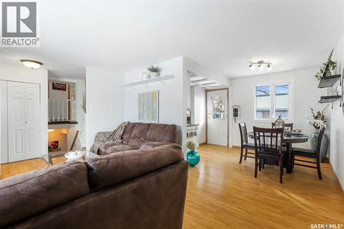 251 Hanley Crescent, Regina, SK - Indoor