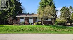 347 CLARENDON Drive Ancaster, ON L9G 2Y9