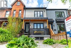 UPPER - 700 ADELAIDE STREET W  Toronto, ON M6J 1B1