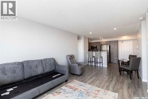 4311 108 Willis Crescent, Saskatoon, SK - Indoor Photo Showing Living Room