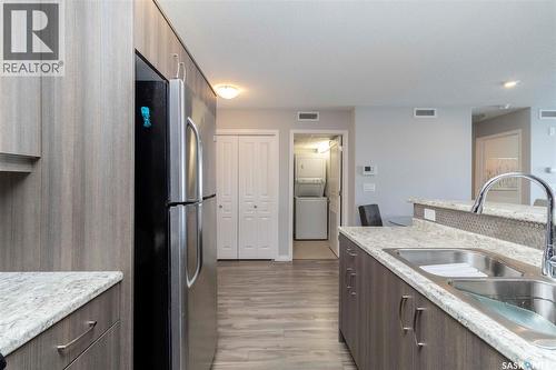 4311 108 Willis Crescent, Saskatoon, SK - Indoor Photo Showing Kitchen With Double Sink