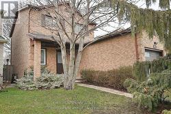 UPPER - 2617 TREVISO COURT  Mississauga, ON L5N 2T3