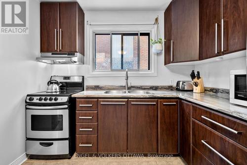 11 - 270 Beechwood Avenue, Ottawa, ON - Indoor Photo Showing Kitchen With Double Sink