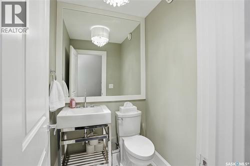 511 Lansdowne Avenue, Saskatoon, SK - Indoor Photo Showing Bathroom