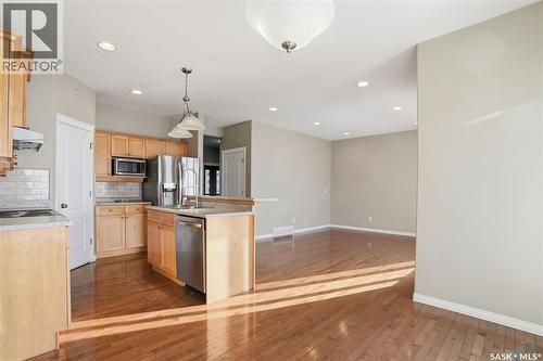 607 Beckett Crescent, Saskatoon, SK - Indoor Photo Showing Kitchen
