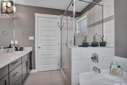 13 600 Maple Crescent, Warman, SK - Indoor Photo Showing Bathroom