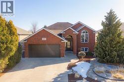 137 AMY CROFT  Lakeshore, ON N9K 1E6