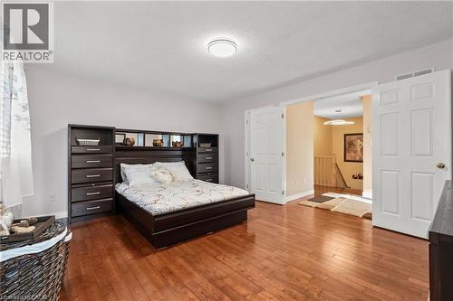 42 Archer Way, Hamilton, ON - Indoor Photo Showing Bedroom