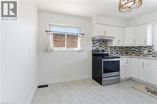 216 Walter Avenue S, Hamilton, ON - Indoor Photo Showing Kitchen