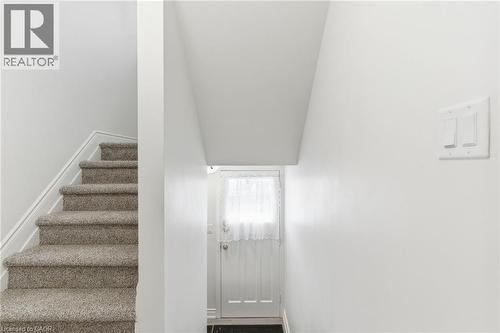 216 Walter Avenue S, Hamilton, ON - Indoor Photo Showing Other Room