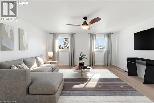 216 Walter Avenue S, Hamilton, ON - Indoor Photo Showing Living Room