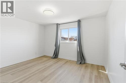 216 Walter Avenue S, Hamilton, ON - Indoor Photo Showing Other Room