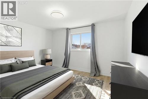 216 Walter Avenue S, Hamilton, ON - Indoor Photo Showing Bedroom