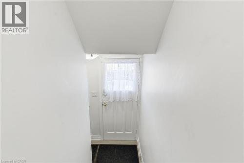 216 Walter Avenue S, Hamilton, ON - Indoor Photo Showing Other Room
