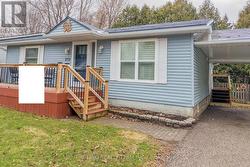 272 JEFF SMITH COURT Newmarket, ON L3Y 8C5