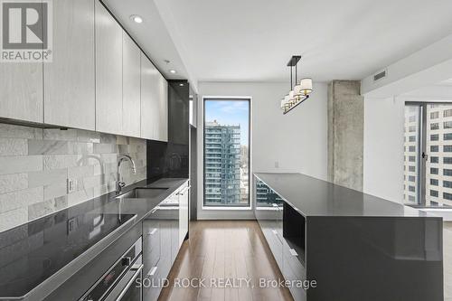 1606 - 20 Daly Avenue, Ottawa, ON - Indoor Photo Showing Kitchen With Upgraded Kitchen