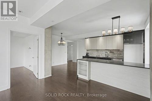 1606 - 20 Daly Avenue, Ottawa, ON - Indoor Photo Showing Kitchen