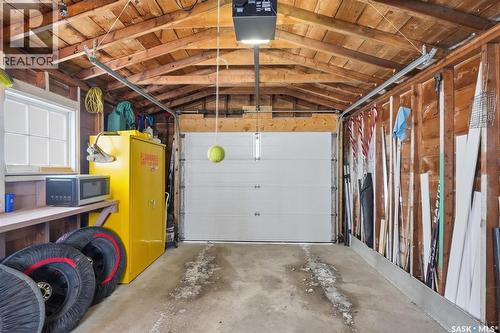 1113 2Nd Street E, Saskatoon, SK - Indoor Photo Showing Garage