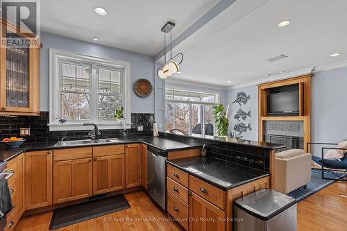 56 Wellington Street S, Goderich (Goderich (Town)), ON - Indoor Photo Showing Kitchen With Double Sink