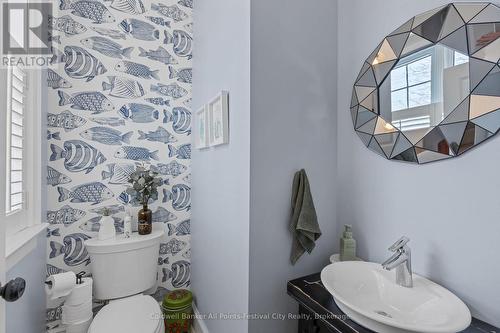 56 Wellington Street S, Goderich (Goderich (Town)), ON - Indoor Photo Showing Bathroom