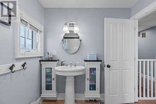 56 Wellington Street S, Goderich (Goderich (Town)), ON - Indoor Photo Showing Bathroom