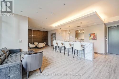 201A - 9608 Yonge Street, Richmond Hill, ON - Indoor Photo Showing Other Room