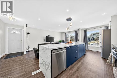 33 Glen Vista Drive, Hamilton, ON - Indoor Photo Showing Kitchen