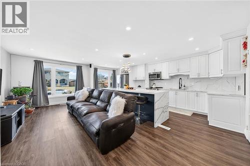 33 Glen Vista Drive, Hamilton, ON - Indoor