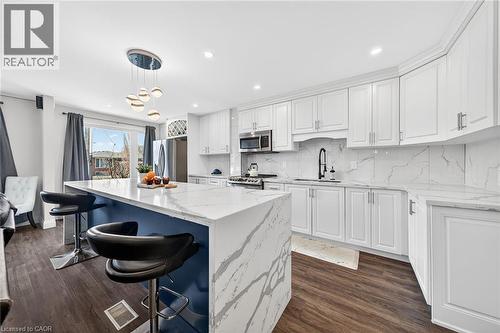 33 Glen Vista Drive, Hamilton, ON - Indoor Photo Showing Kitchen With Upgraded Kitchen
