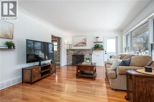 250 Royal Street, Waterloo, ON - Indoor Photo Showing Living Room With Fireplace